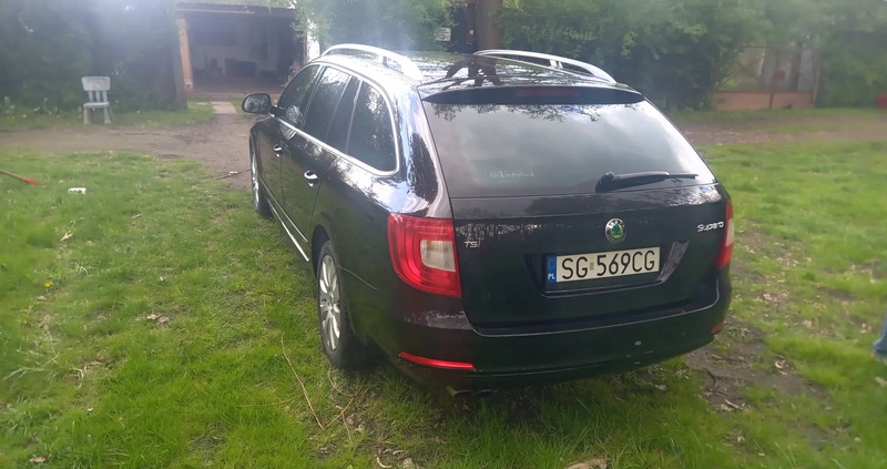 Skoda Superb cena 36200 przebieg: 147263, rok produkcji 2011 z Gliwice małe 154